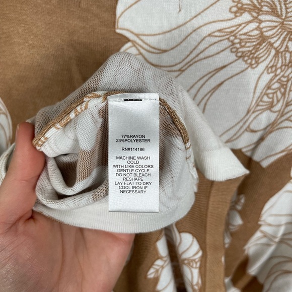 LOVE SCARLETT Blouse Buttons Beige Brown Floral Women's Size M NWT - Picture 13 of 14